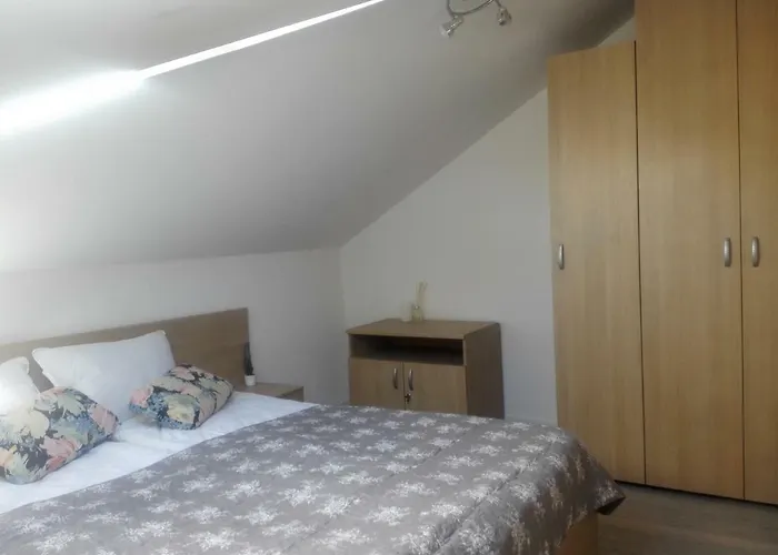 A. Einstein 9A Apartament